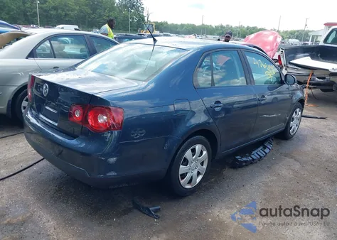 2008 Volkswagen Jetta S из США, поврежденный, VIN 3VWJM71K98M139129